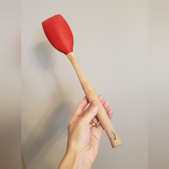 Le Creuset Spatula, Red silicone rubber with wooden handle - Picture 2 of 2